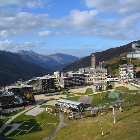 Pour 4 Personnes Avec Balcon Sud, Au Pied Des Pistes, Centre Des Menuires - Fr-1-452-99 Apartment *